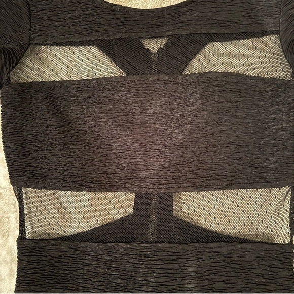 BCBGeneration Black Mesh Cutout Long Sleeve Dress Textured Size 0 - Picture 2 of 9